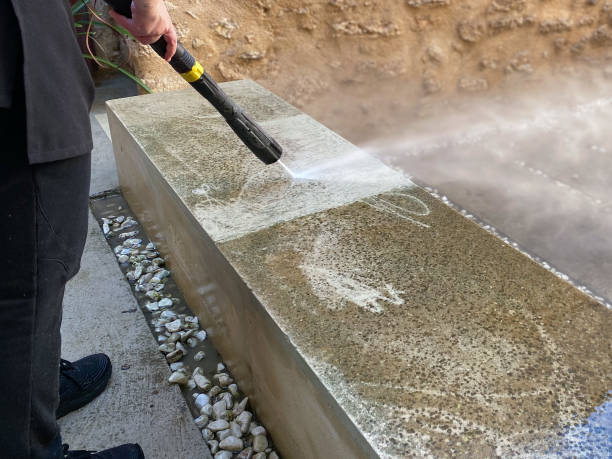 Best Pressure Washing Siding  in Taft, CA